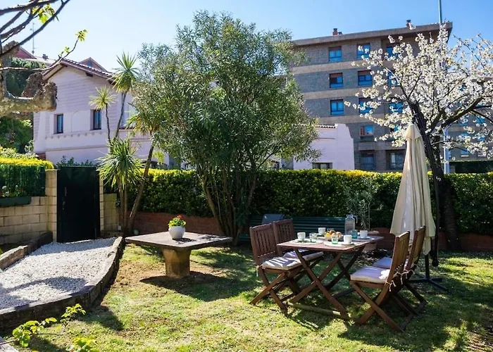 Arbide House شقة لييوا